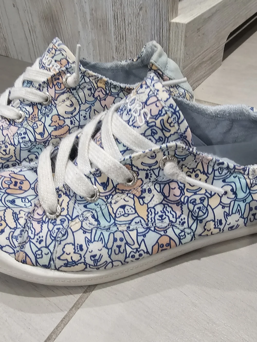 Skechers BOBS For Dogs Womens White Blue Canvas Memory Foam Sneakers Size 6.5